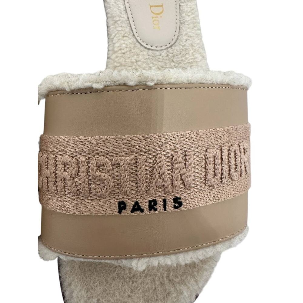 Christian Dior Dway Beige Suede Shearling Flat Sandals 37 - Picture 7 of 7